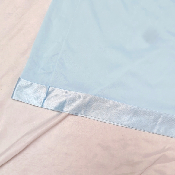 Vintage Vanity Fair Ice Blue Satin Trimmed Flower Embroidery Nightgown USA Made - Picture 4 of 7